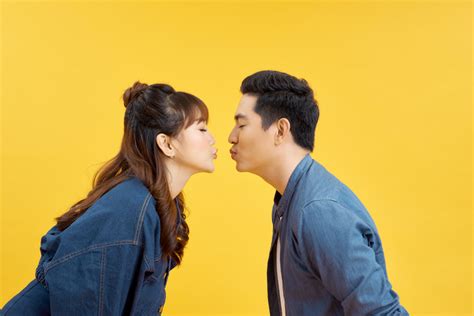 付き合っ て 1 年 キス なし|付き合って一年 キスも何もありません .